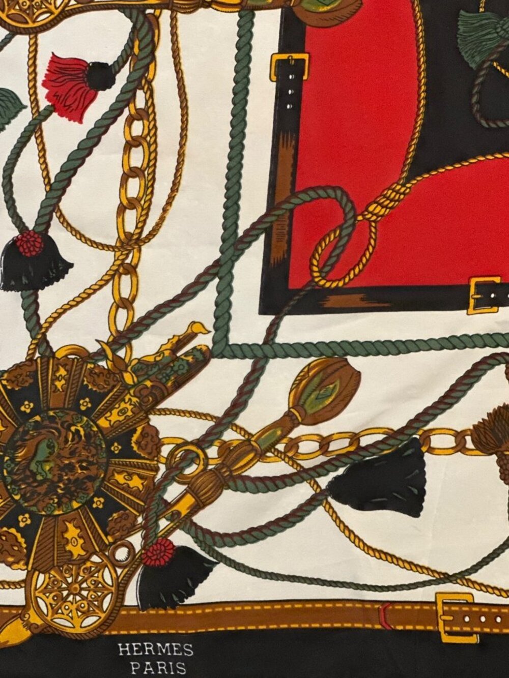 Hermès Paris 100% Silk Scarf With Chain & Tassel Design In Red Black & Gold Tone - Picture 4 of 6